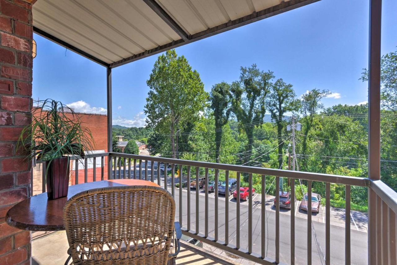Modern Main St Apt In Downtown Waynesville! エクステリア 写真